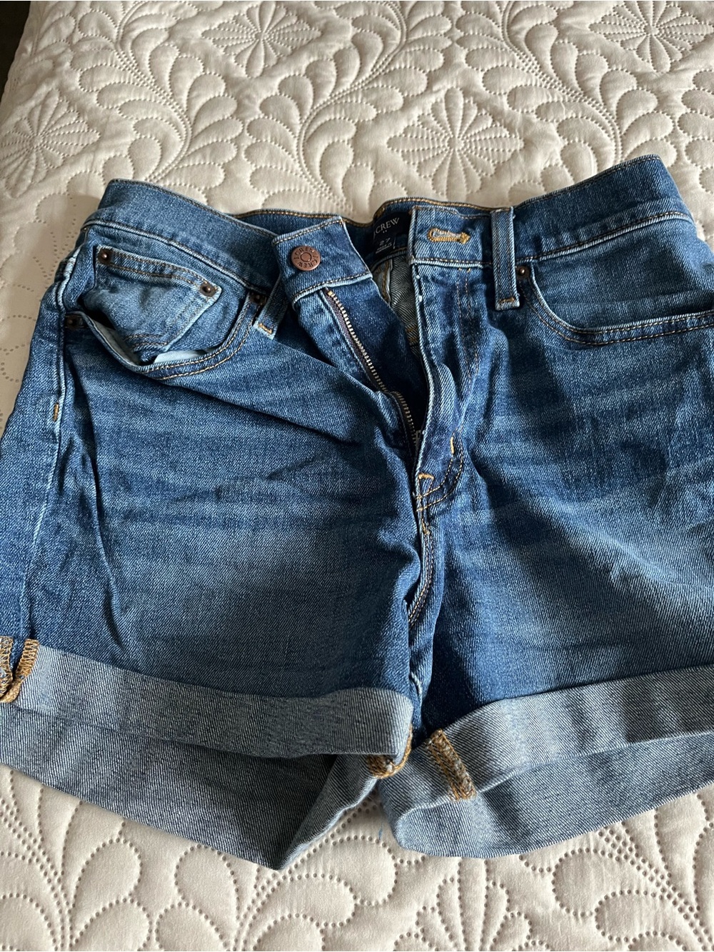 Denim Roll-Cuff Women's Shorts - Blue